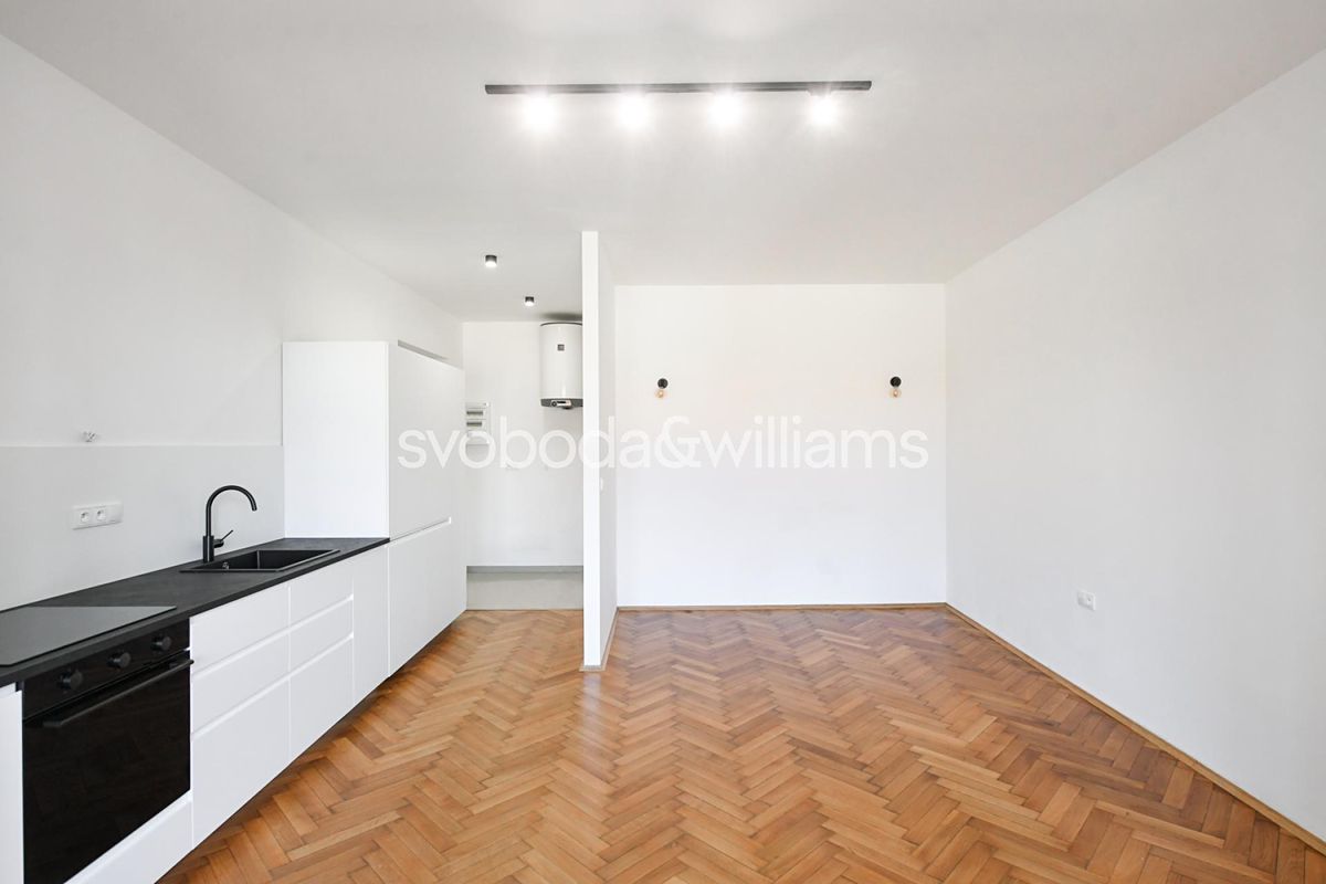 Pronájem bytu 1+kk 36 m² – fotografie 2