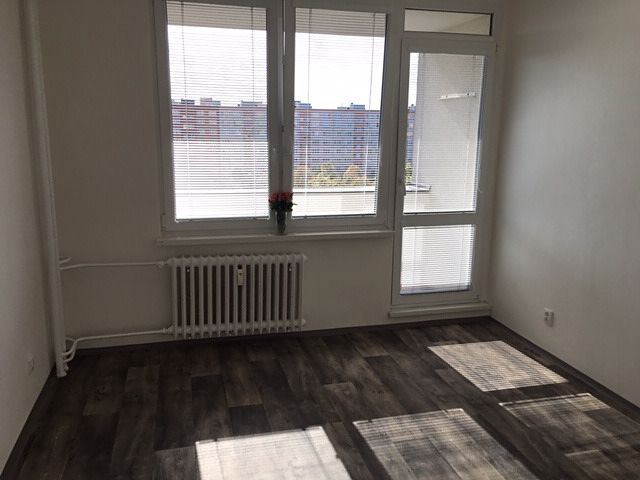 Pronájem bytu 2+1 50 m² – fotografie 3