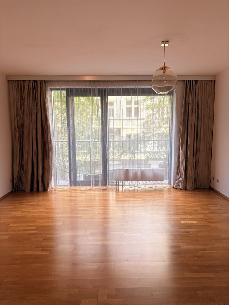 Pronájem bytu 1+kk 51 m² – fotografie 3