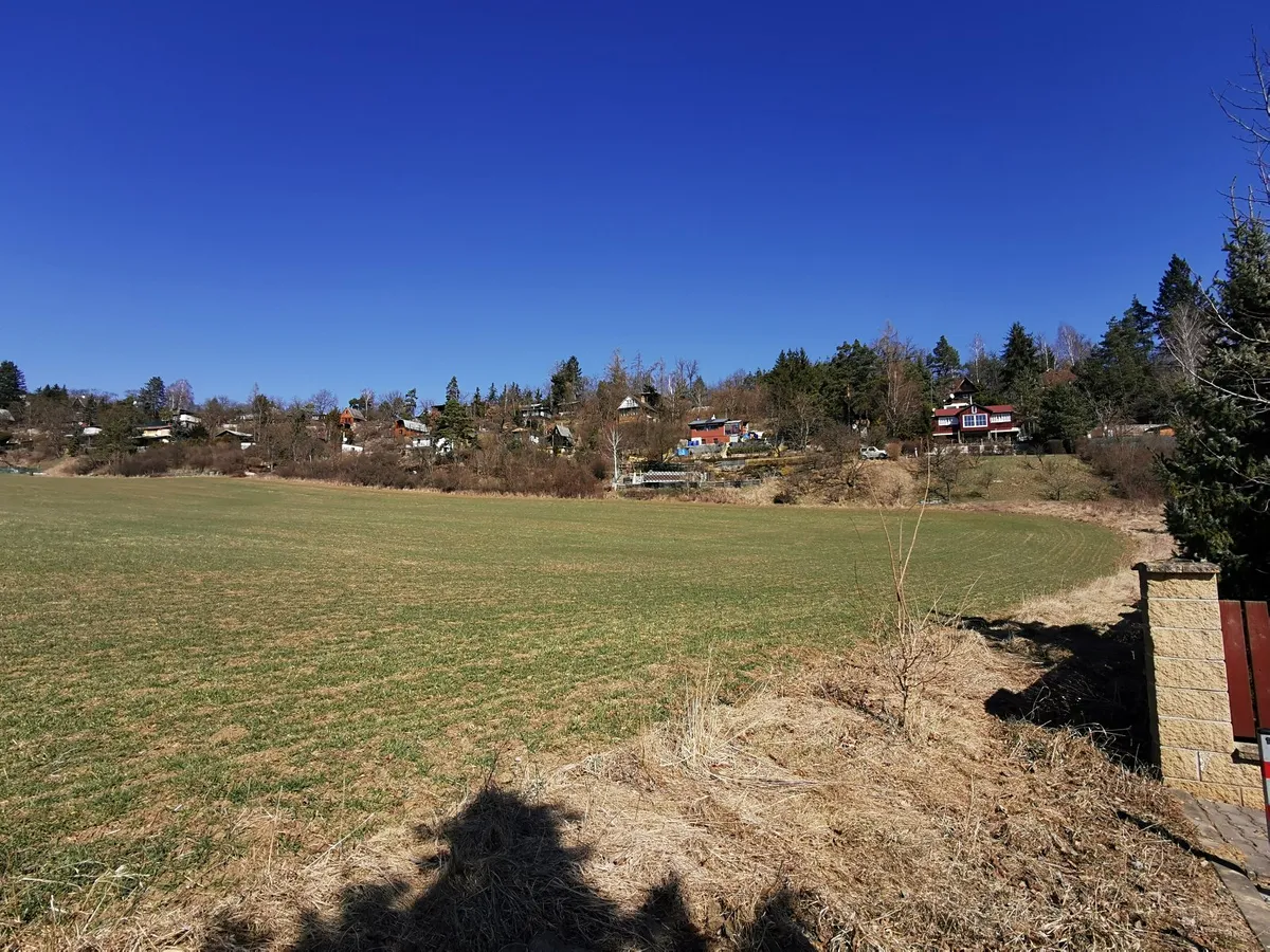 Prodej pole 1200 m²