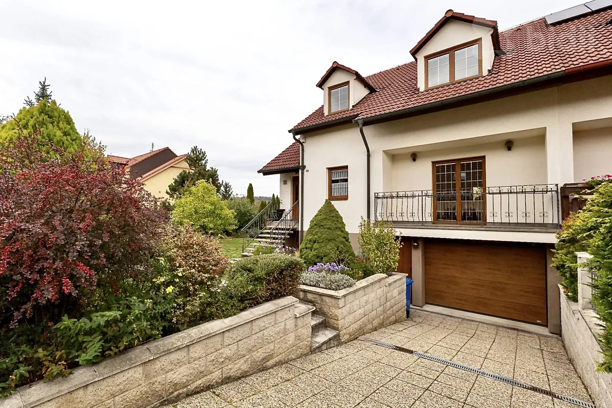Prodej rodinného domu 225 m², pozemek 503 m²