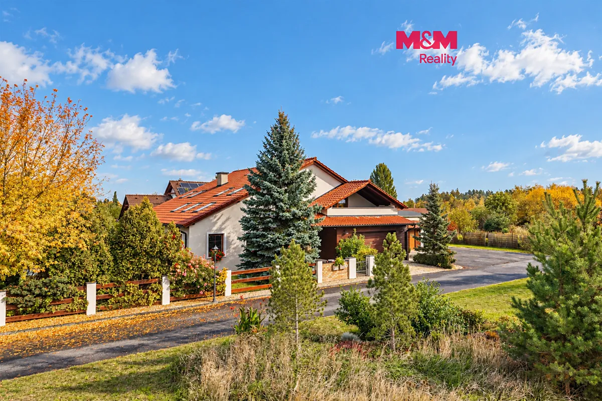 Prodej rodinného domu 200 m², pozemek 1014 m²