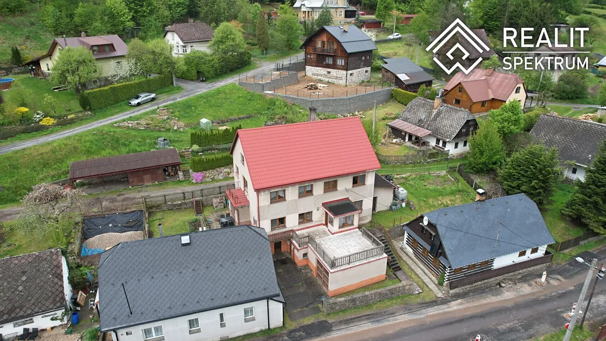 Prodej rodinného domu 209 m², pozemek 1148 m²