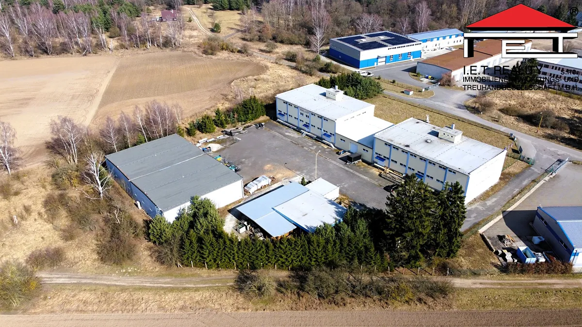 Prodej výrobní haly, prostoru 3500 m²