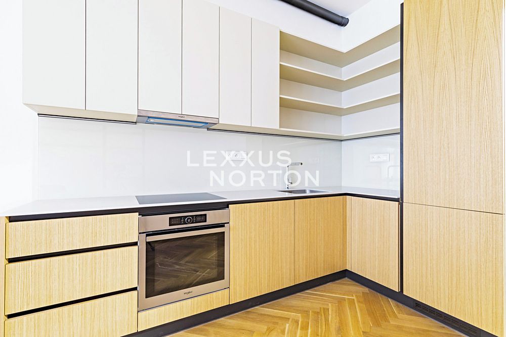 Pronájem bytu 2+kk 71 m² – fotografie 2
