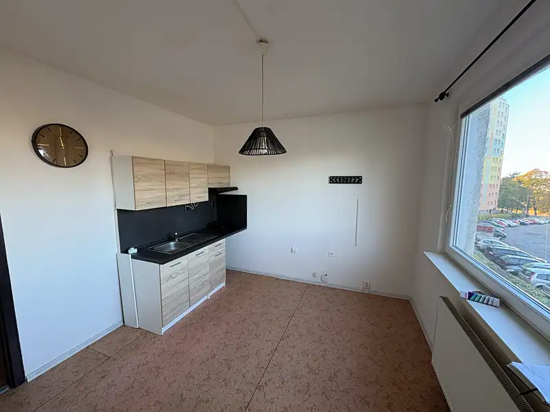 Pronájem bytu 1+kk 22 m², Liberec – náhled fotky 2