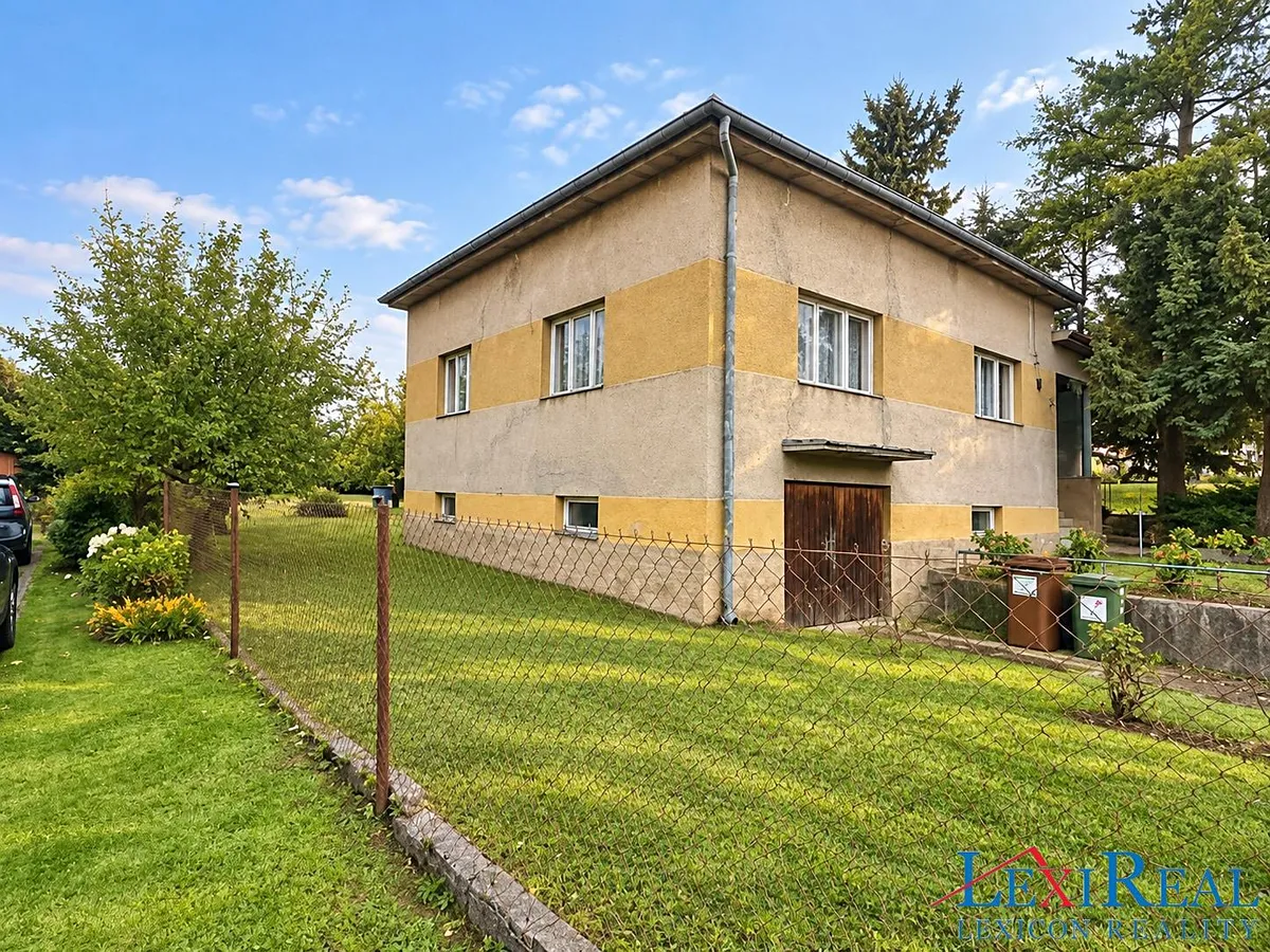 Prodej rodinného domu 250 m², pozemek 897 m²