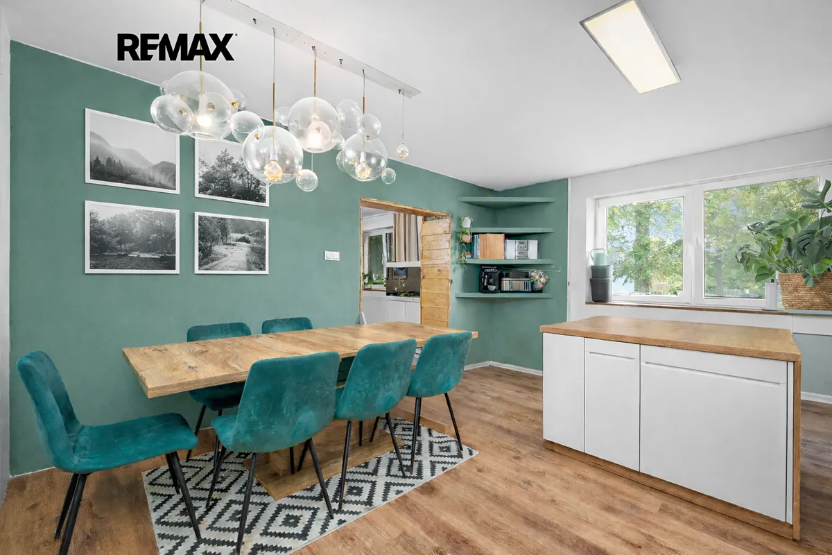 Prodej rodinného domu 226 m², pozemek 1531 m²