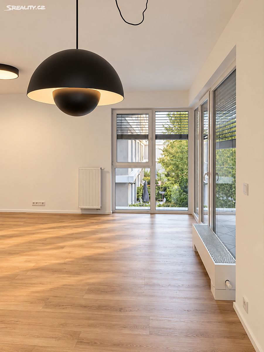 Pronájem bytu 2+kk 81 m² – fotografie 3