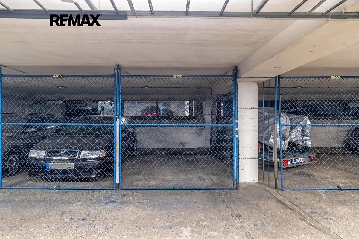 Prodej garážového stání 12 m²