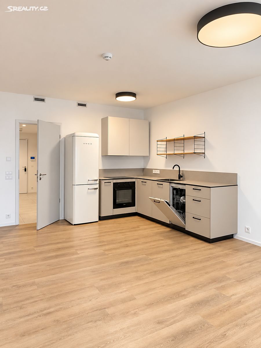 Pronájem bytu 2+kk 81 m² – fotografie 2