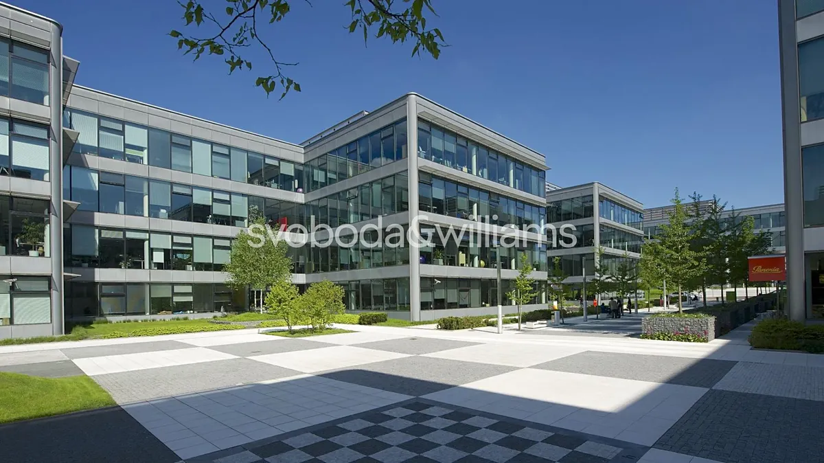 Pronájem kanceláře 937 m²