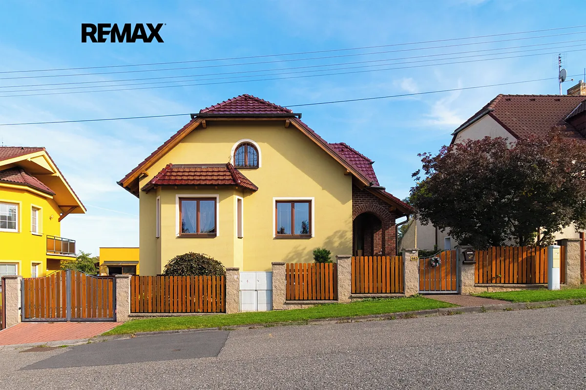 Prodej rodinného domu 207 m², pozemek 794 m²