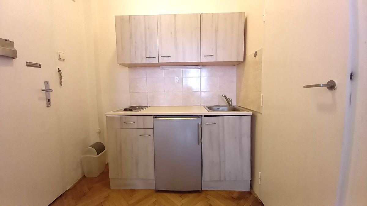 Pronájem bytu 1+kk 30 m² – fotografie 2