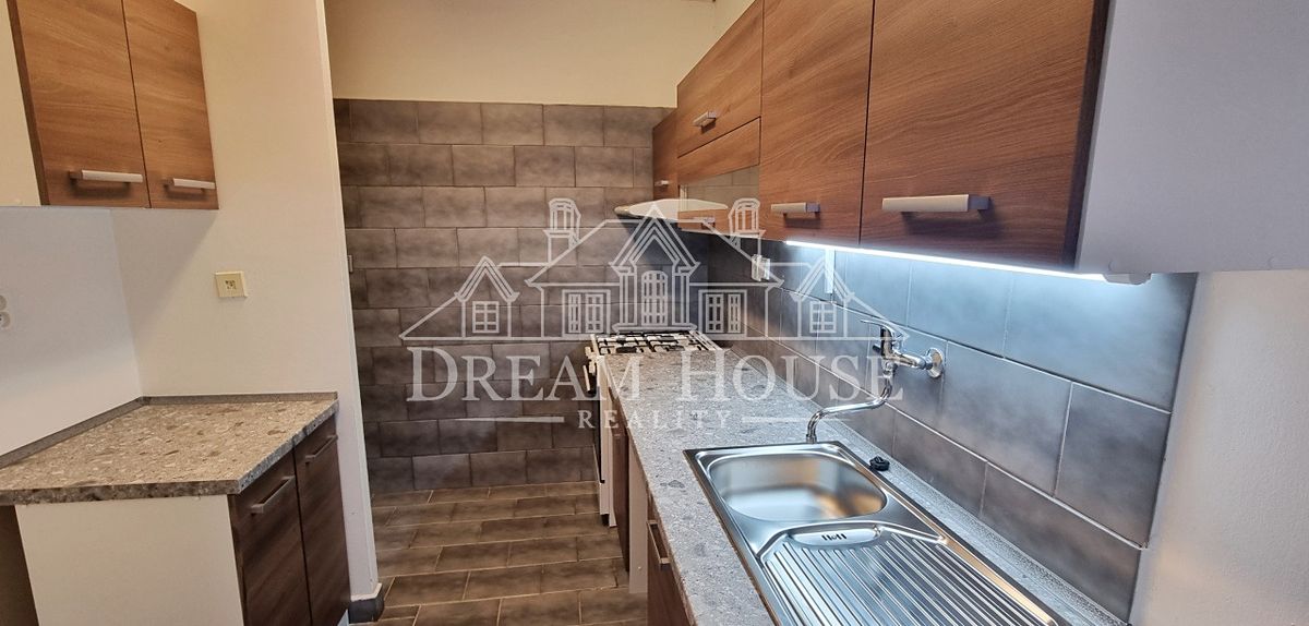 Pronájem bytu 3+1 91 m² – fotografie 2