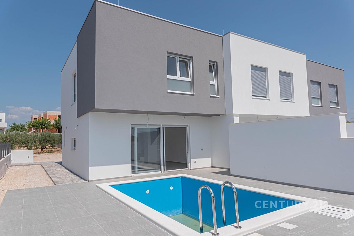 Prodej bytu 3+1 95 m², Vodice – fotka 1 z 3