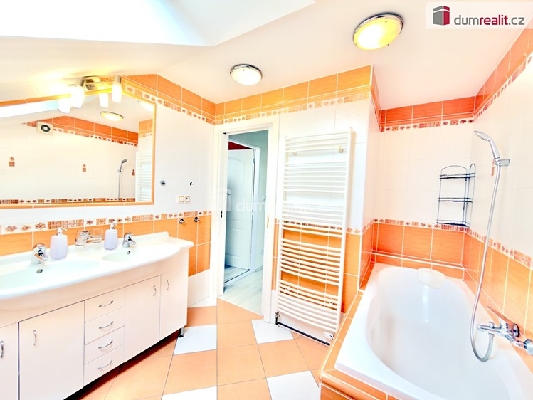 Будинок на продаж, 220 м² (18 з 34)