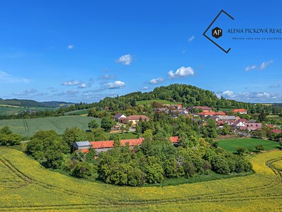 Haus zum Kauf, 1.200 m² (2 von 12)