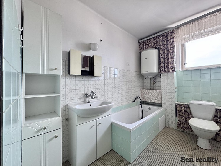 Prodej domu, 180 m² (19 z 41)