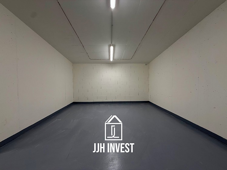 Pronájem komerčního prostoru, 27 m² (1 z 9)