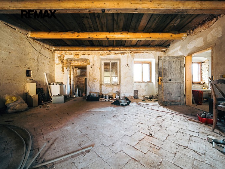 Prodej domu, 1 200 m² (30 z 50)