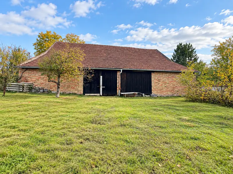 Prodej stavebního pozemku 900 m², Uhřice – náhled fotky 3