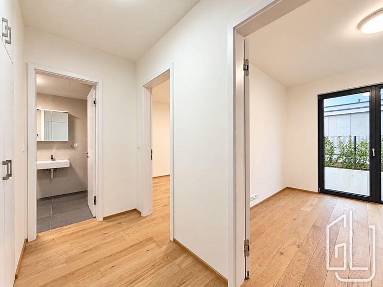 Pronájem bytu 3+kk, 100 m² (13 z 19)