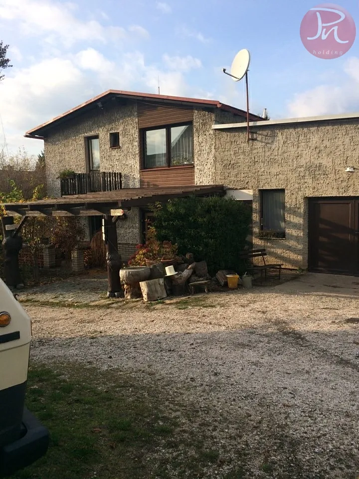 Prodej rodinného domu 265 m², pozemek 1800 m²