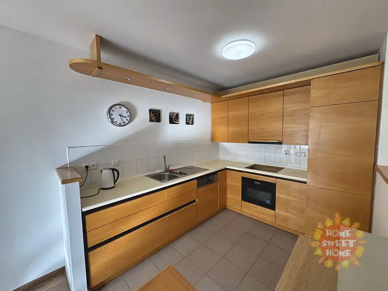 Pronájem bytu 2+kk 97 m², Praha – náhled fotky 3