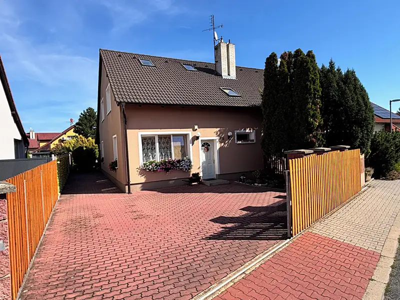 Prodej rodinného domu 198 m², pozemek 527 m², Rebešovice – náhled fotky 2