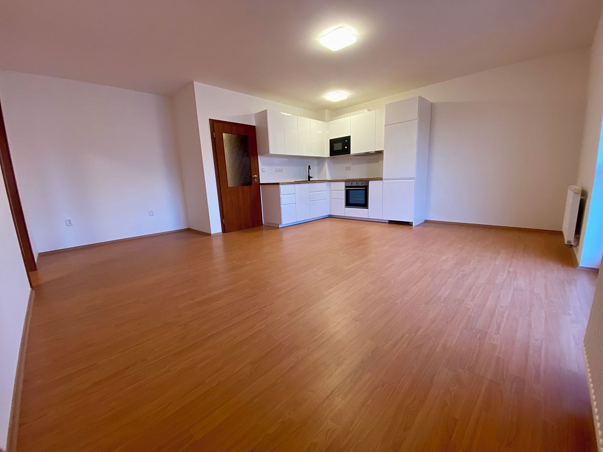 Pronájem bytu 2+kk 57 m², Jesenice – fotka 1 z 3