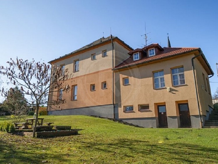 Gewerbefläche zum Kauf, 876 m² (1 von 25)