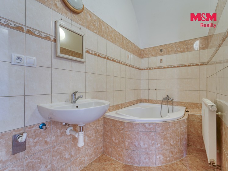 Комерційне приміщення на продаж, 778 м² (27 з 30)