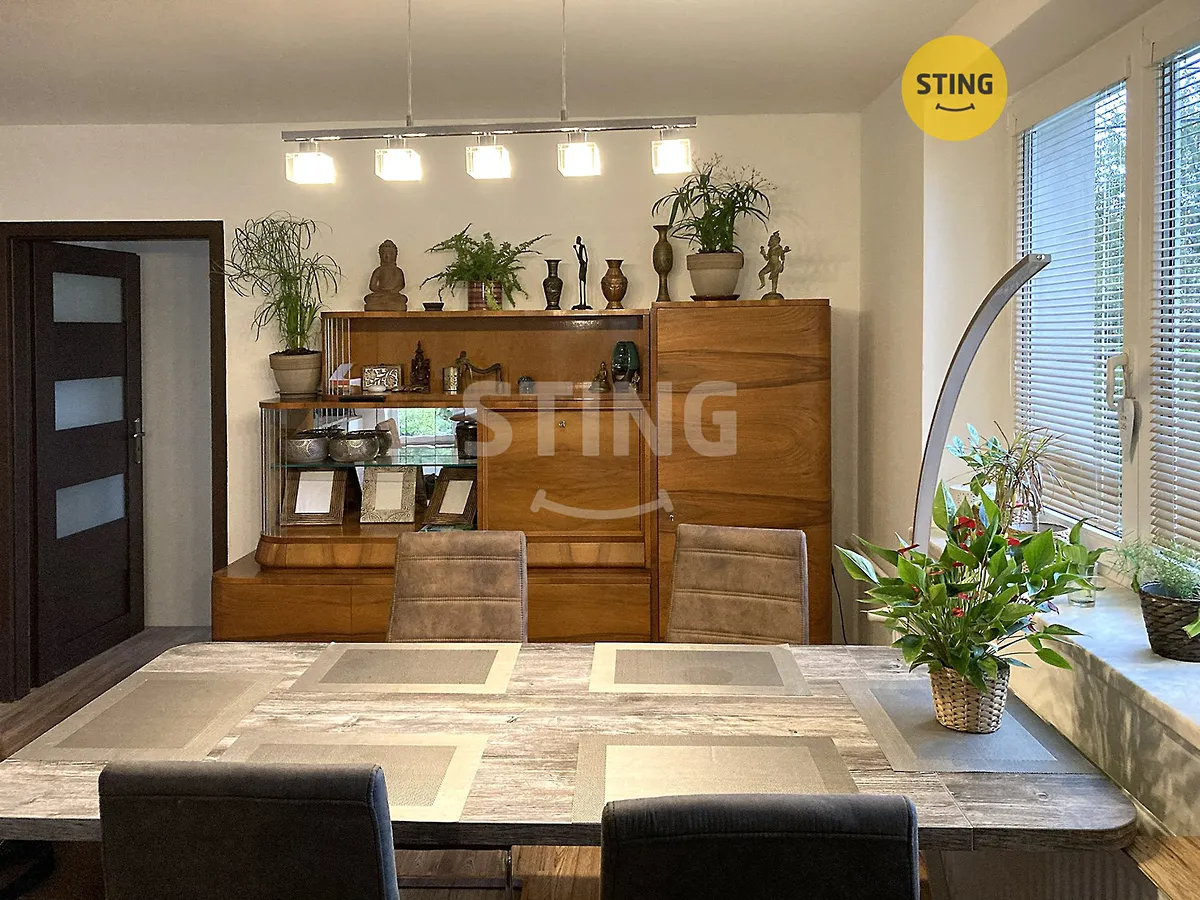 Prodej rodinného domu 420 m², pozemek 848 m²