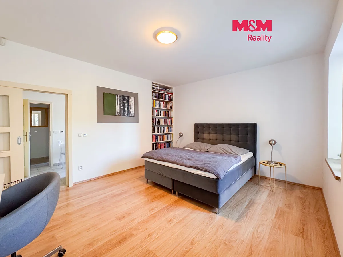 Pronájem bytu 1+1 37 m²