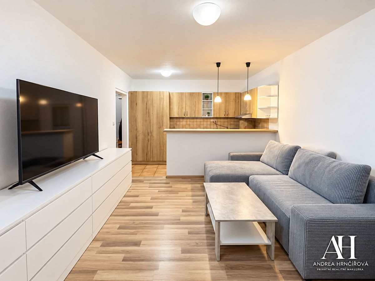 Pronájem bytu 2+kk 39 m² – fotografie 2