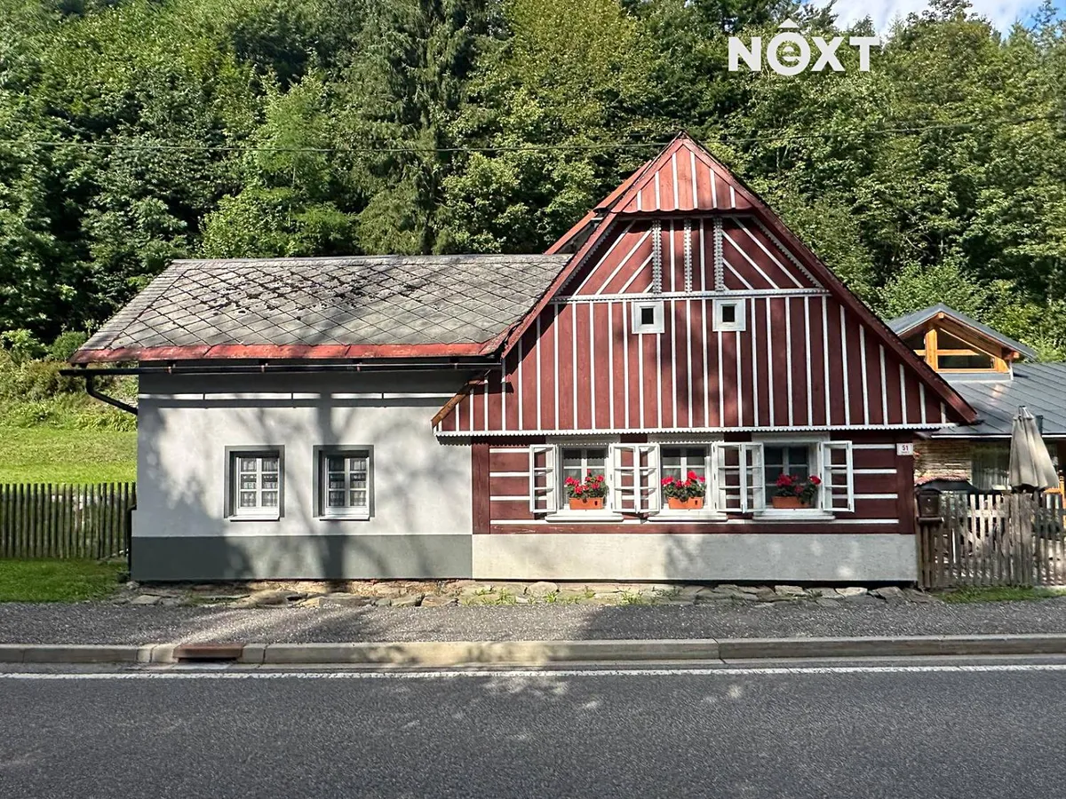 Prodej rodinného domu 329 m², pozemek 2087 m²