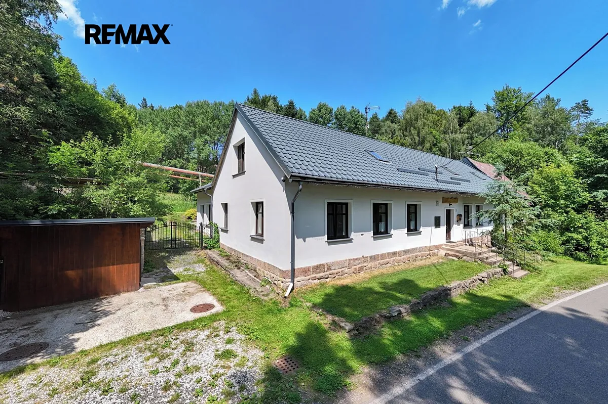 Prodej rodinného domu 215 m², pozemek 987 m²