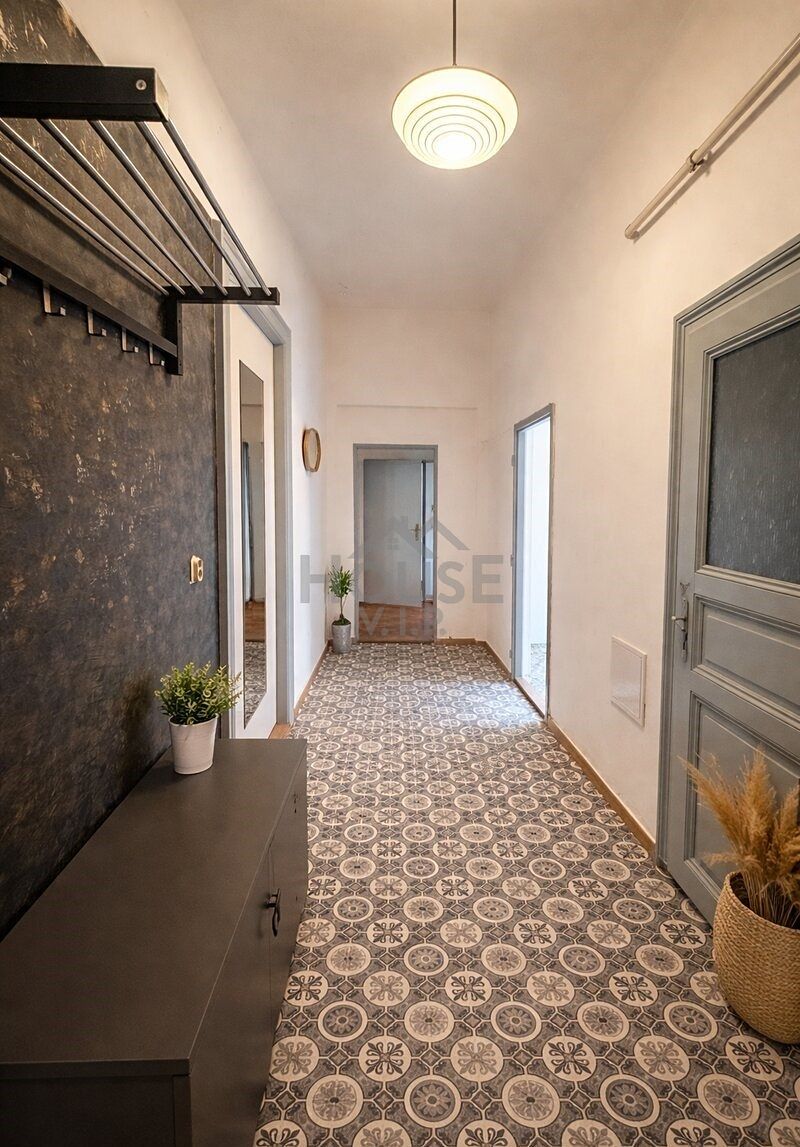 Pronájem bytu 2+1 70 m² – fotografie 2