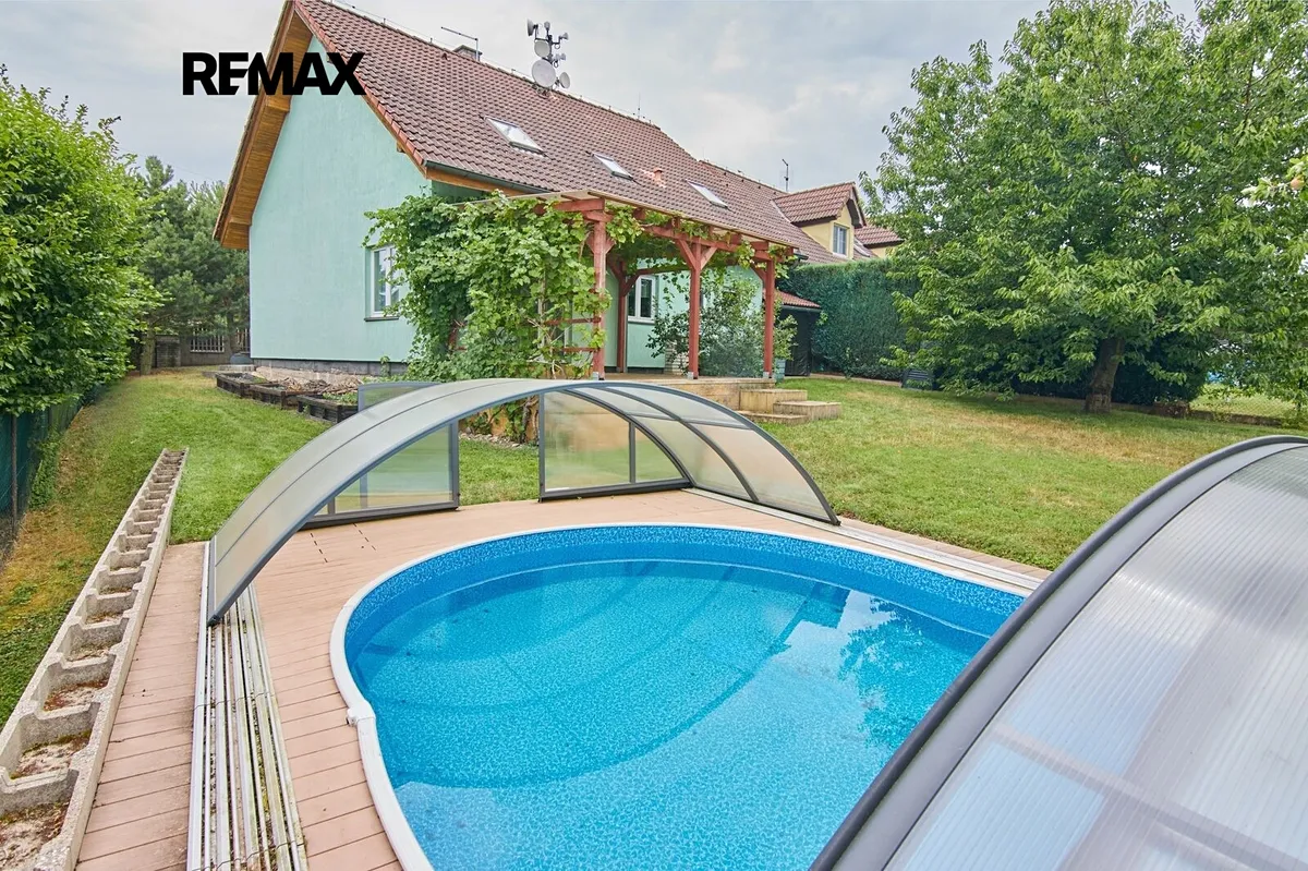 Prodej rodinného domu 191 m², pozemek 673 m²