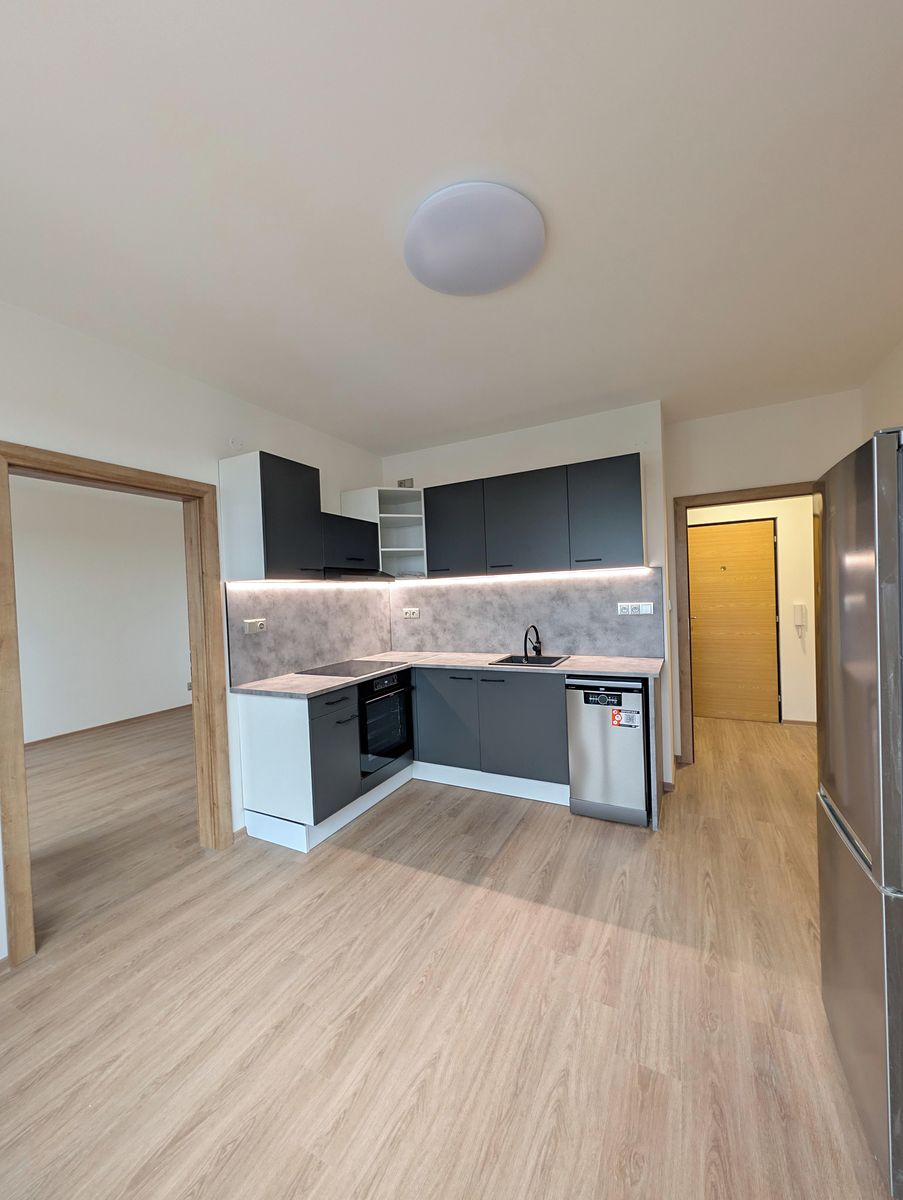 Pronájem bytu 2+kk 36 m² – fotografie 2