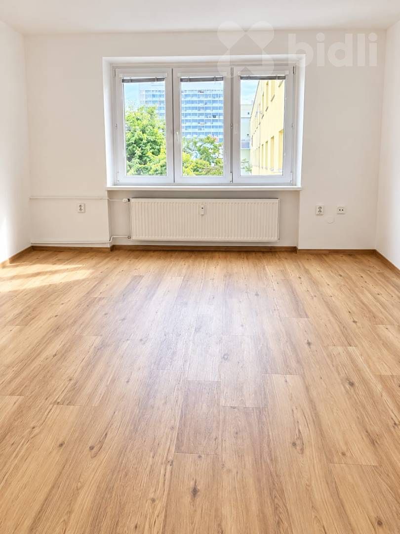 Pronájem bytu 2+1 56 m² – fotografie 3