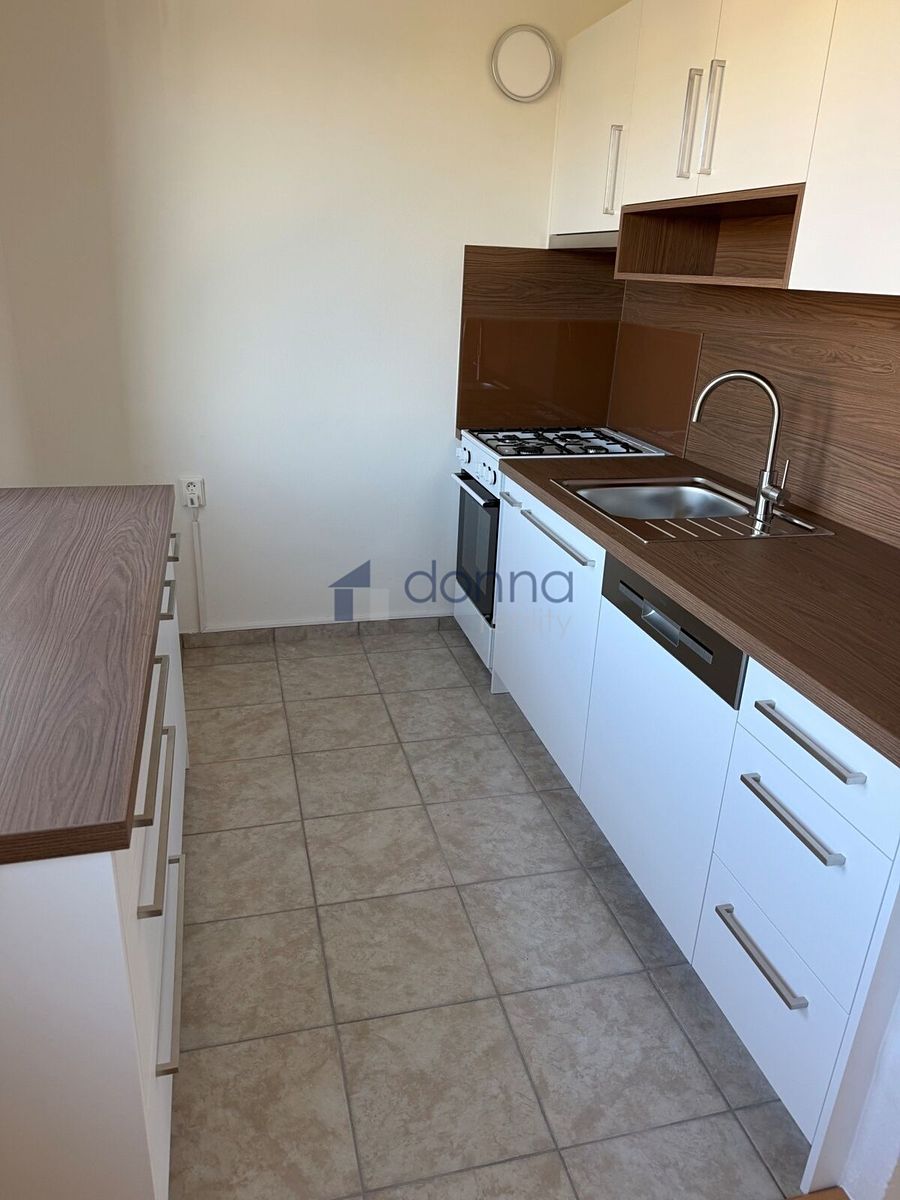 Pronájem bytu 4+1 75 m² – fotografie 2