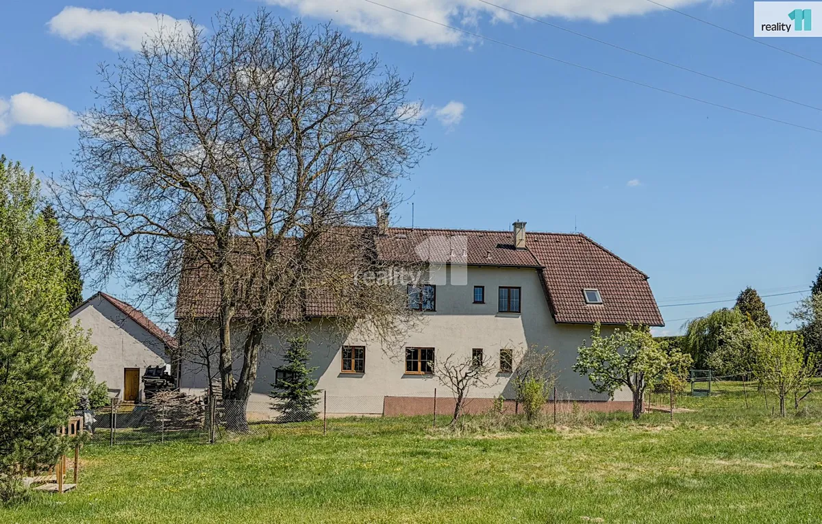 Prodej vícegeneračního domu 200 m², pozemek 6424 m²
