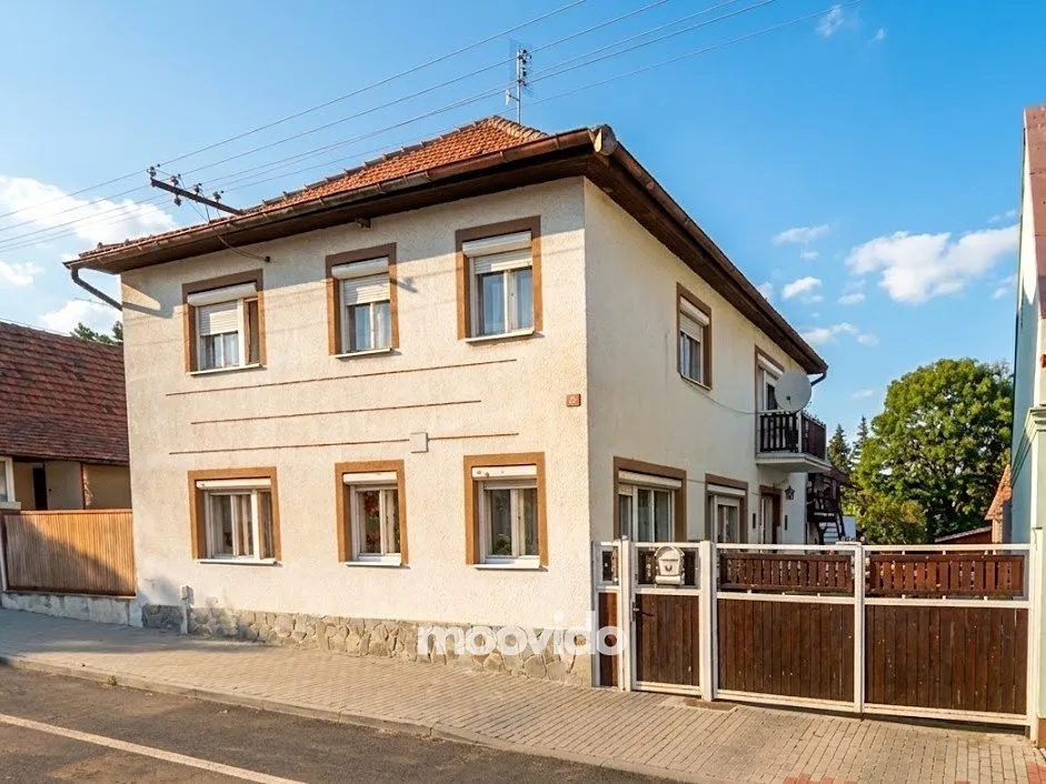 Prodej rodinného domu 190 m², pozemek 916 m²
