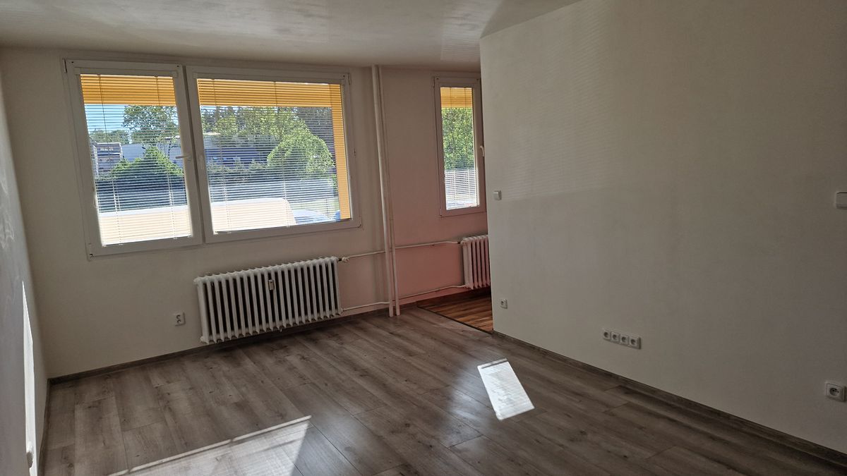 Pronájem bytu 1+1 30 m² – fotografie 3