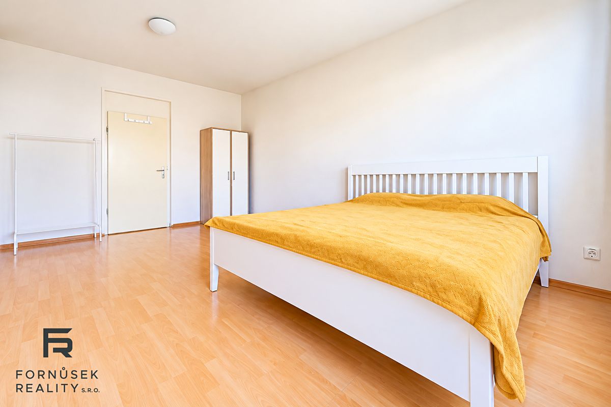 Pronájem bytu 2+kk 62 m² – fotografie 3