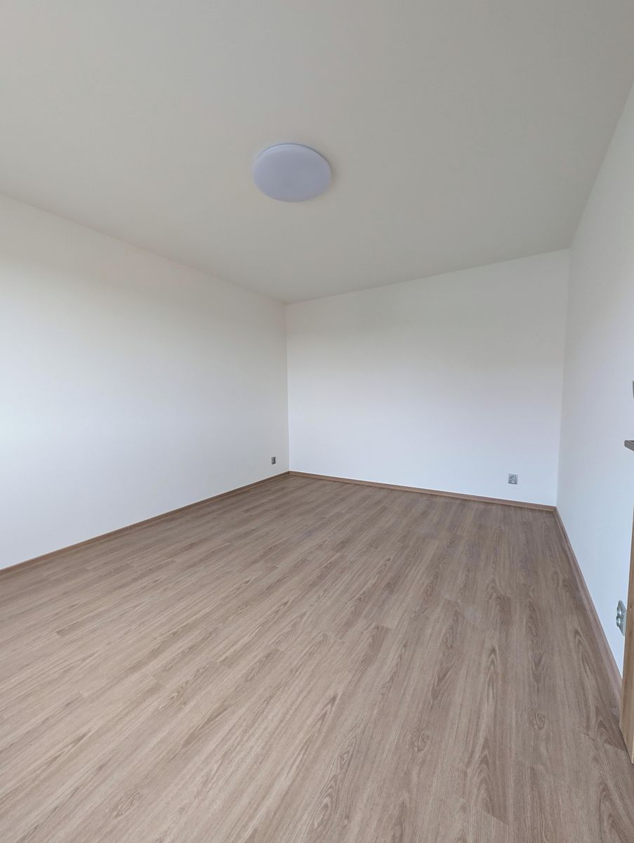 Pronájem bytu 2+kk 36 m² – fotografie 4