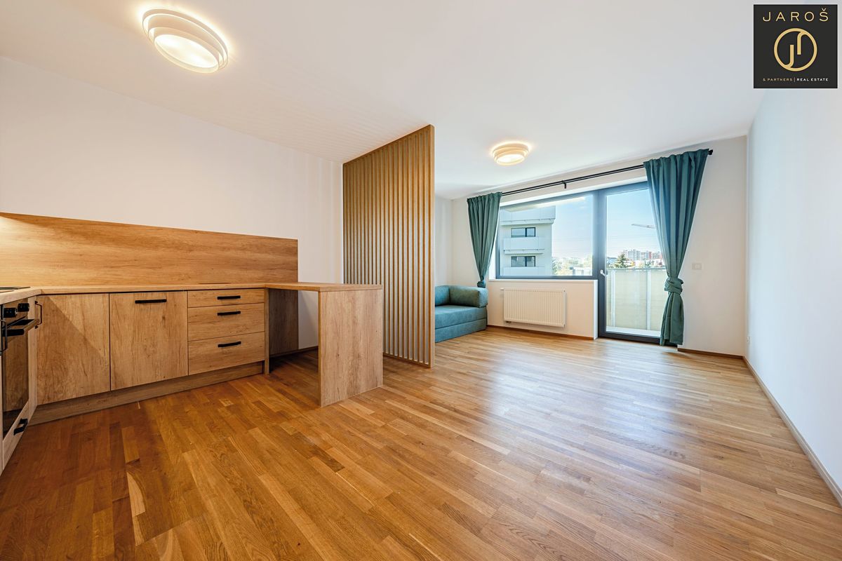 Pronájem bytu 1+kk 33 m² – fotografie 2