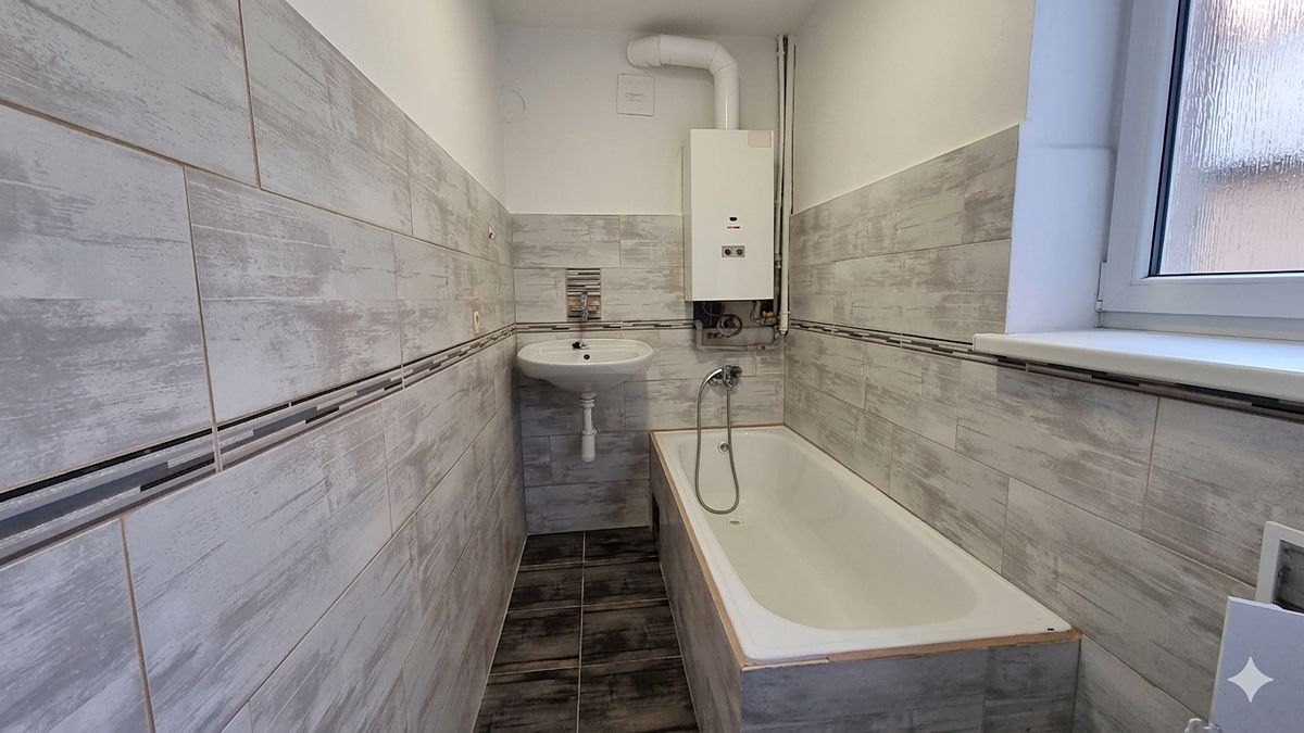 Pronájem bytu 2+kk 45 m² – fotografie 4